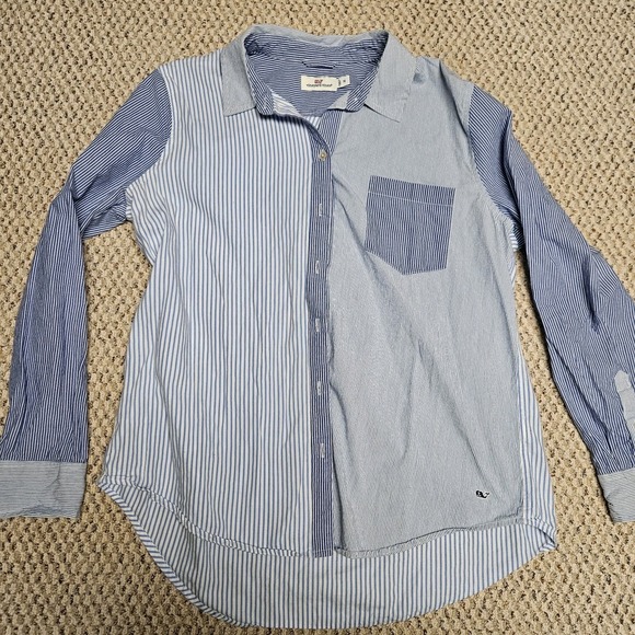 Vineyard Vines Tops - Vineyard Vines Women's Striped Button Down Shirt‎ Blue and White Size M Nautical